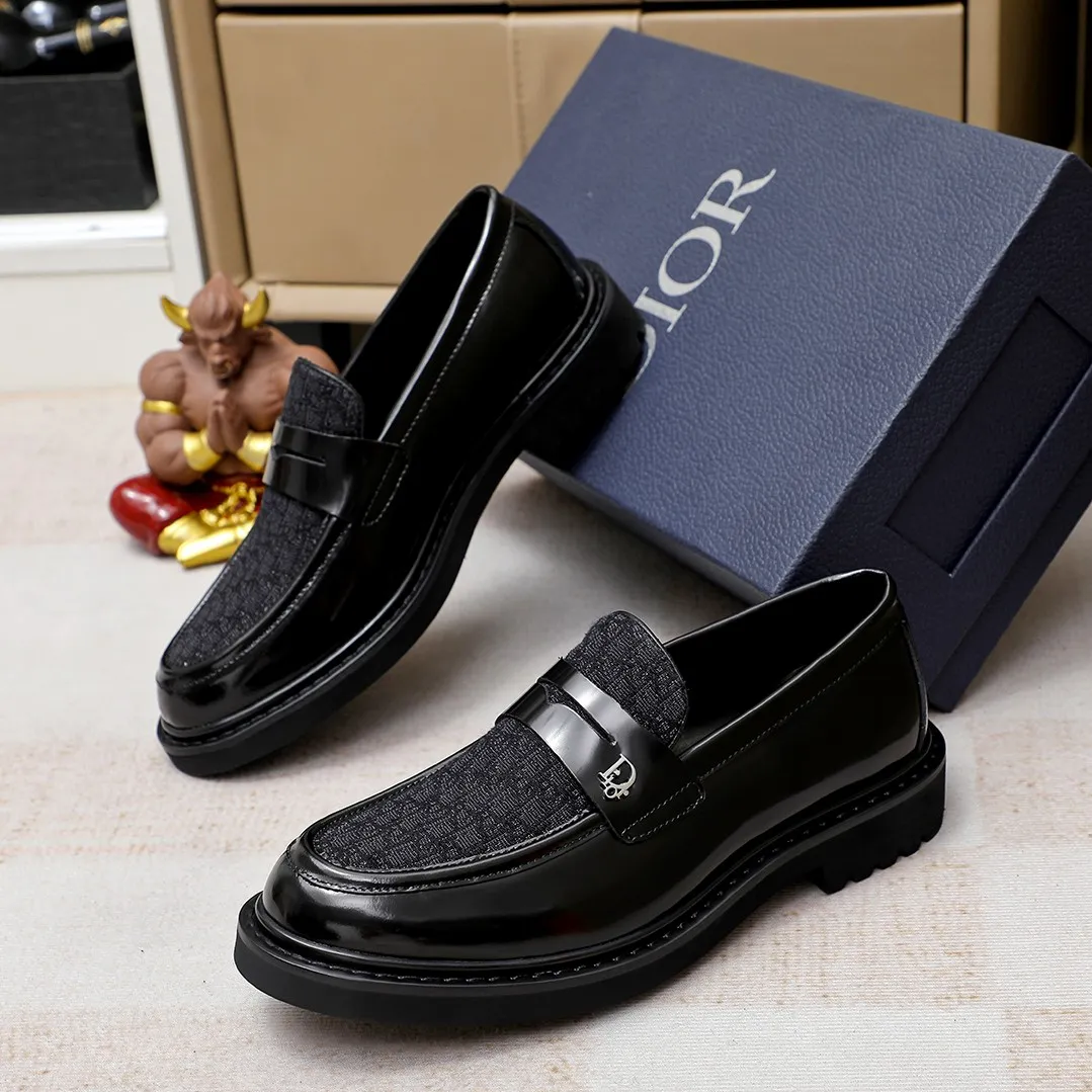 Men's shoes 💰520🕷️🕷️[Dior] Dior's new casual men's shoes are launched in Hong Kong counters. Official website 1:1 production. Italian woven cowhide + water-dyed 🐂 leather lining. Designed by European and American masters. Perfect shape to create counter quality, solid color rubber wear-resistant outsole and classic dazzling toe! Super versatile and very comfortable. High-end without losing taste, fashionable and novel! ! Absolute focus! 8 colors available! Code number 38-45……